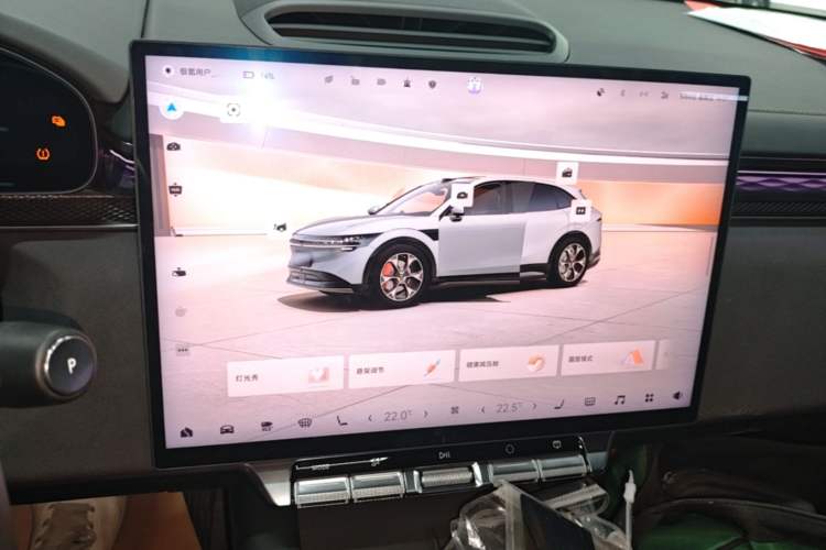 Used Zeekr 7X 2025 100kWh Long-Range All-Wheel Drive Intelligent Driving Version Audio And AC Panel