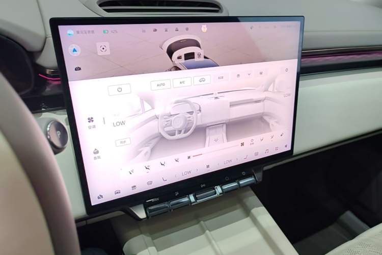 Used Zeekr 7X 2025 100 kWh Long-Range Rear-Wheel Drive with Intelligent Driving Features Audio And AC Panel