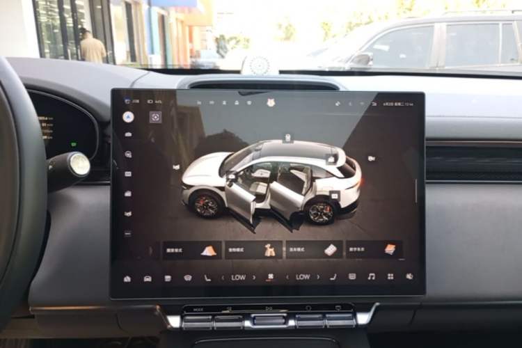Used Zeekr 7X 2025 75 kWh Rear-Wheel Drive Intelligent Driving Version Audio And AC Panel