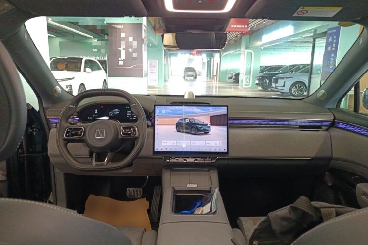 Used Zeekr 7X 2025 100 kWh Long-Range Rear-Wheel Drive with Intelligent Driving Features Center Console