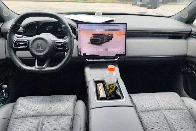 Used Zeekr 7X 2025 100kWh Long-Range All-Wheel Drive Intelligent Driving Version Center Console