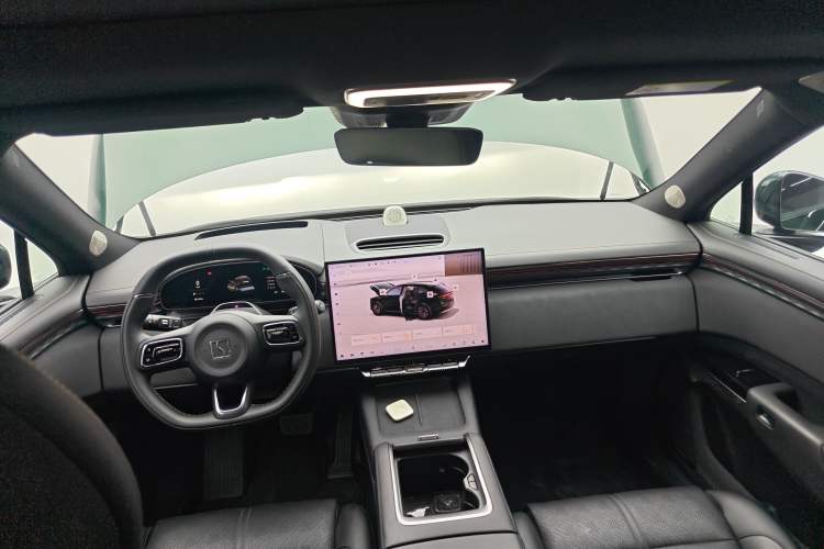 Used Zeekr 7X 2025 100 kWh Long-Range Rear-Wheel Drive with Intelligent Driving Features Center Console