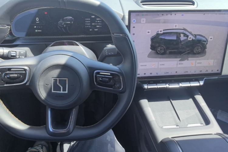 Used Zeekr 7X 2025 100 kWh Long-Range Rear-Wheel Drive with Intelligent Driving Features Center Console