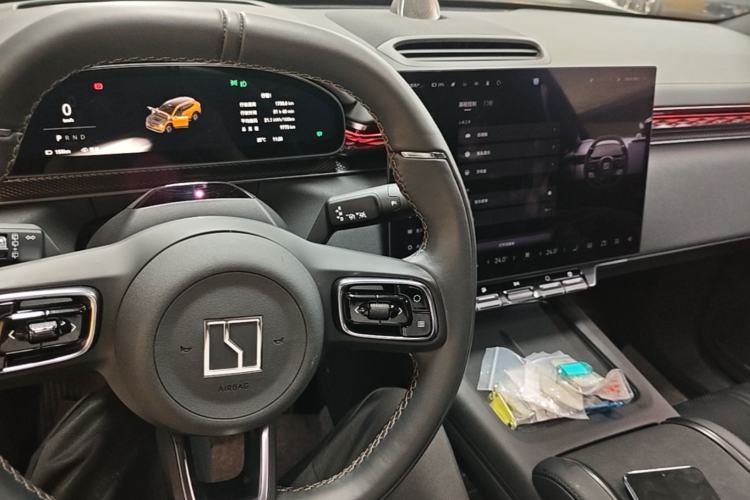 Used Zeekr 7X 2025 100kWh Long-Range All-Wheel Drive Intelligent Driving Version Center Console
