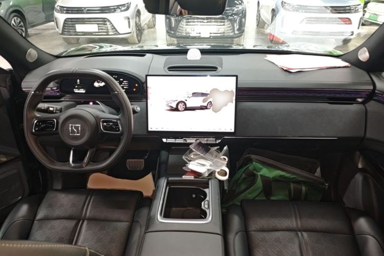 Used Zeekr 7X 2025 100kWh Long-Range All-Wheel Drive Intelligent Driving Version Center Console