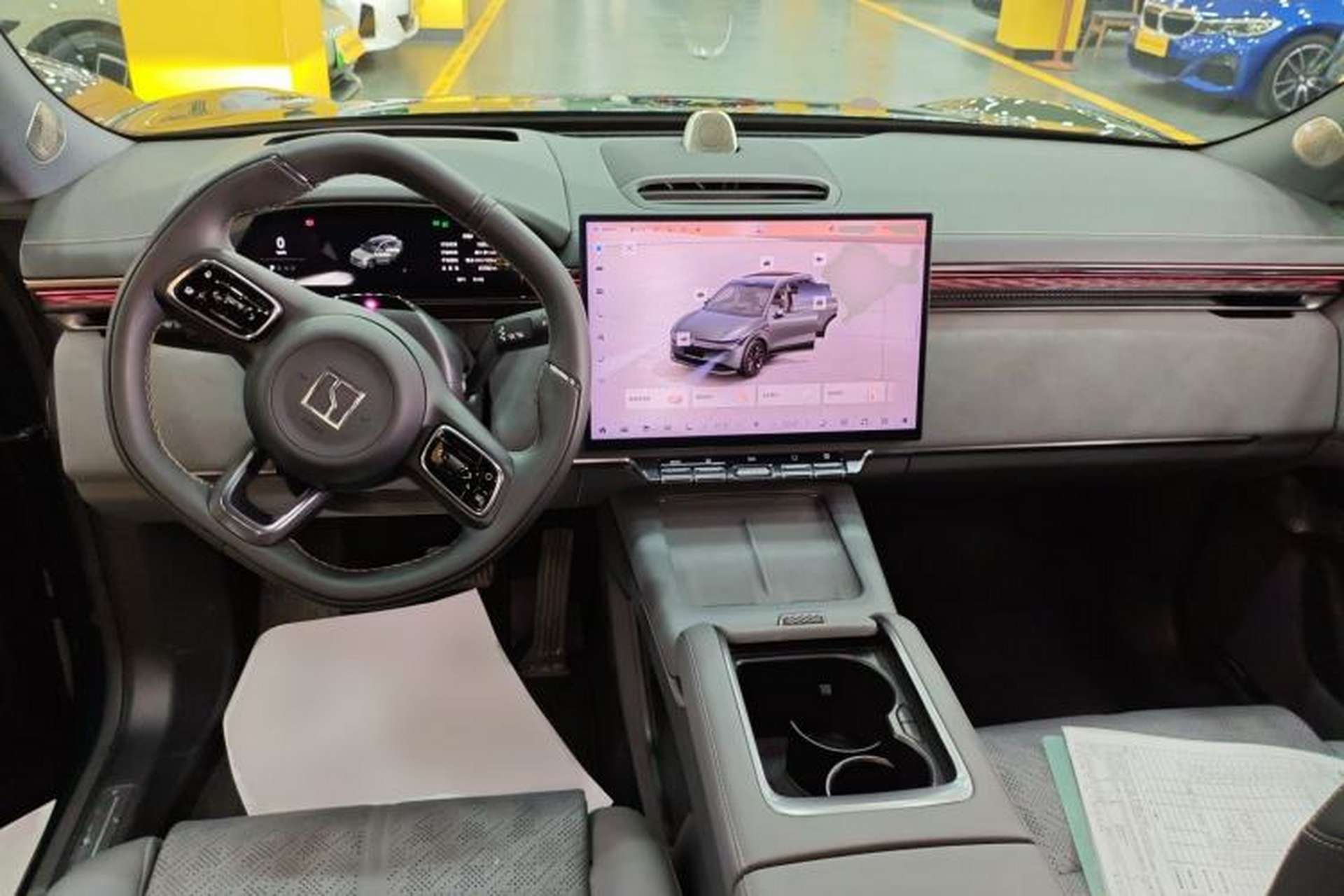 Used Zeekr 7X 2025 100 kWh Long-Range Rear-Wheel Drive with Intelligent Driving Features Center Console