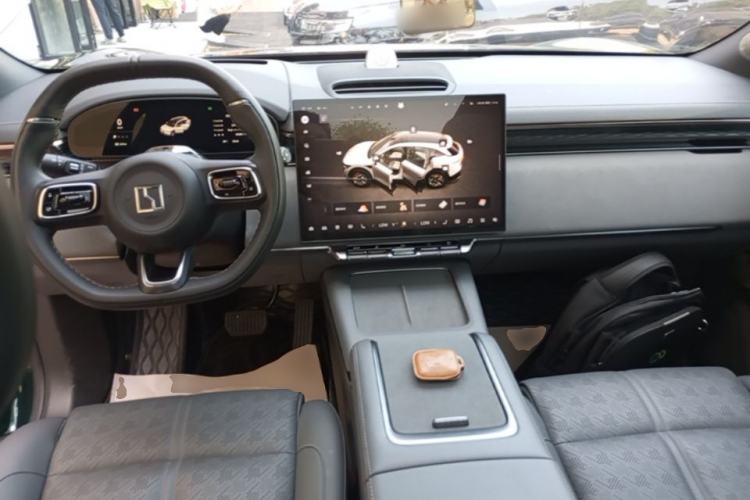 Used Zeekr 7X 2025 75 kWh Rear-Wheel Drive Intelligent Driving Version Center Console