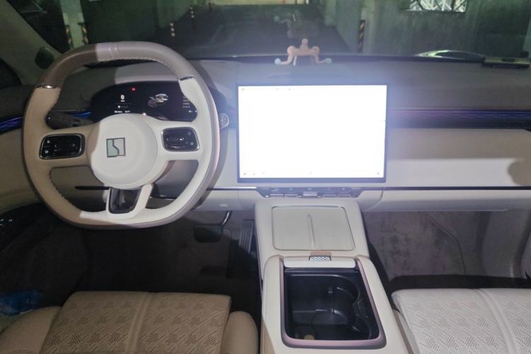 Used Zeekr 7X 2025 100kWh Long-Range All-Wheel Drive Intelligent Driving Version Center Console