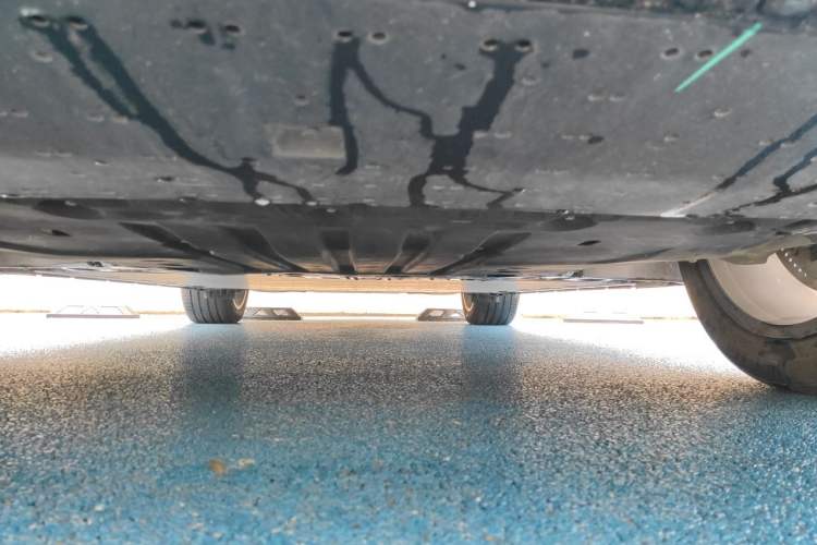 Used Zeekr 7X 2025 75 kWh Rear-Wheel Drive Intelligent Driving Version Chassis Front