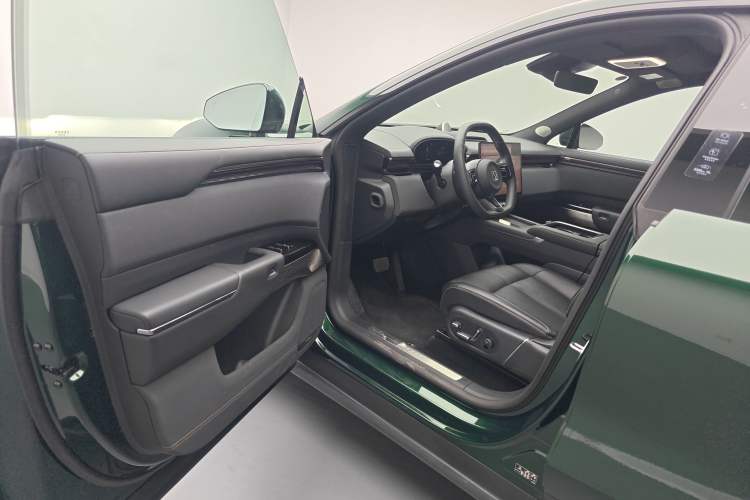 Used Zeekr 7X 2025 100 kWh Long-Range Rear-Wheel Drive with Intelligent Driving Features Driver Seat