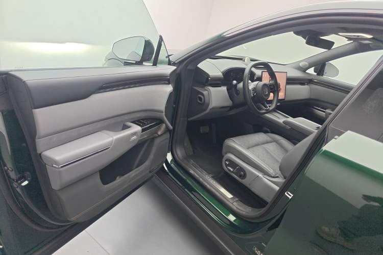 Used Zeekr 7X 2025 100 kWh Long-Range Rear-Wheel Drive with Intelligent Driving Features Driver Seat