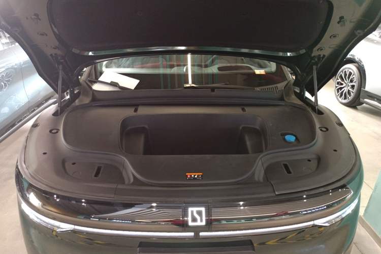 Used Zeekr 7X 2025 100 kWh Long-Range Rear-Wheel Drive with Intelligent Driving Features Engine Bay