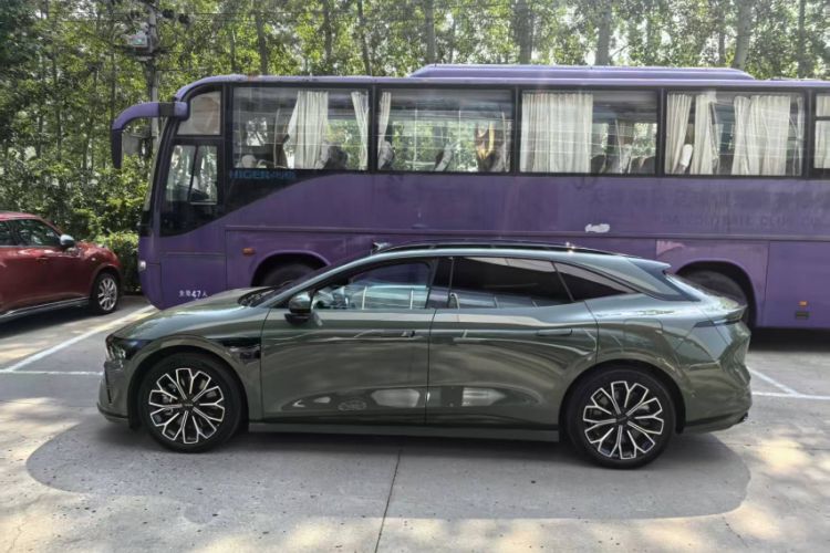 Used Zeekr 7X 2025 100 kWh Long-Range Rear-Wheel Drive with Intelligent Driving Features Exterior 1