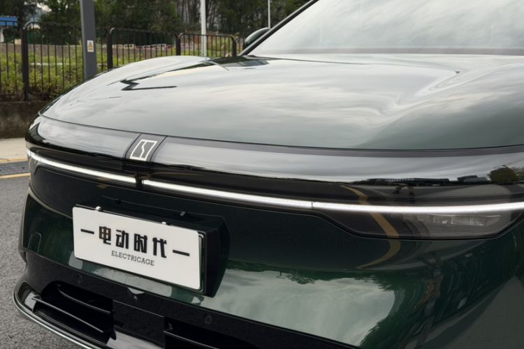 Used Zeekr 7X 2025 100 kWh Long-Range Rear-Wheel Drive with Intelligent Driving Features Exterior 2