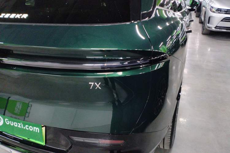 Used Zeekr 7X 2025 100kWh Long-Range All-Wheel Drive Intelligent Driving Version Exterior 6