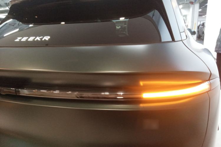 Used Zeekr 7X 2025 100kWh Long-Range All-Wheel Drive Intelligent Driving Version Exterior 6