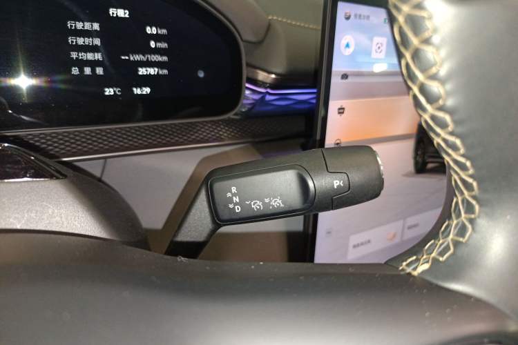 Used Zeekr 7X 2025 100 kWh Long-Range Rear-Wheel Drive with Intelligent Driving Features Gear Lever