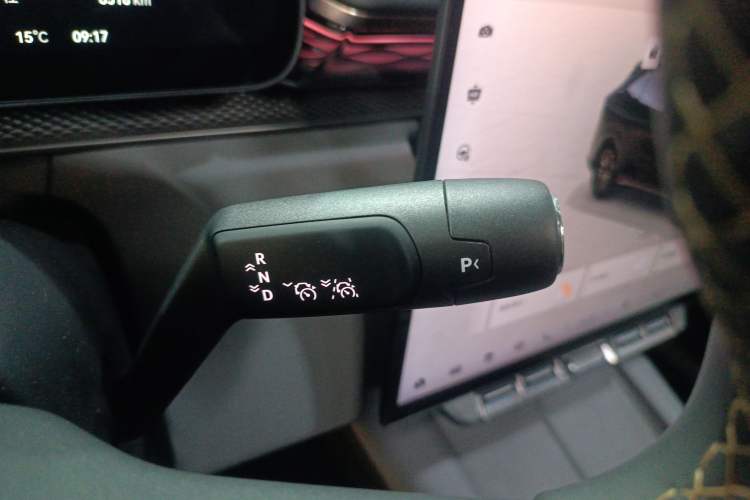Used Zeekr 7X 2025 75 kWh Rear-Wheel Drive Intelligent Driving Version Gear Lever