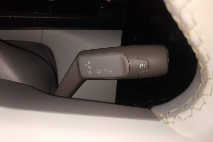 Used Zeekr 7X 2025 100kWh Long-Range All-Wheel Drive Intelligent Driving Version Gear Lever