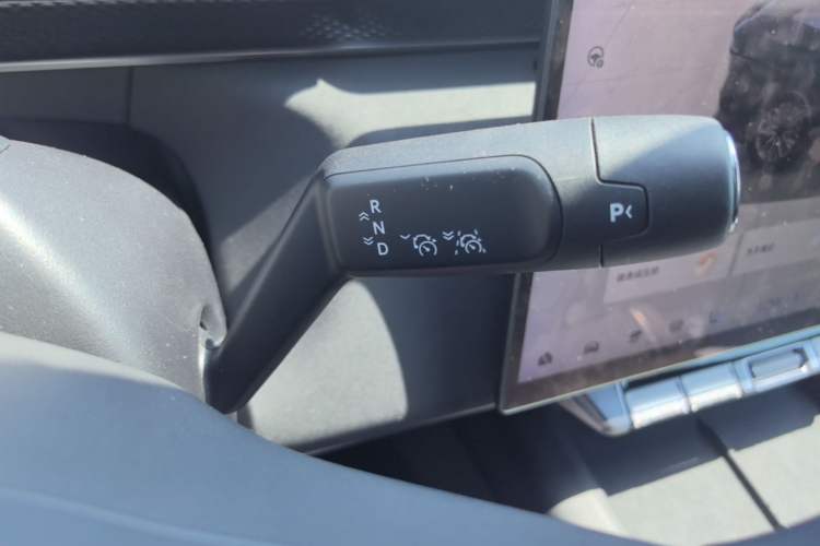Used Zeekr 7X 2025 100 kWh Long-Range Rear-Wheel Drive with Intelligent Driving Features Gear Lever