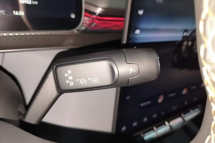 Used Zeekr 7X 2025 100 kWh Long-Range Rear-Wheel Drive with Intelligent Driving Features Gear Lever