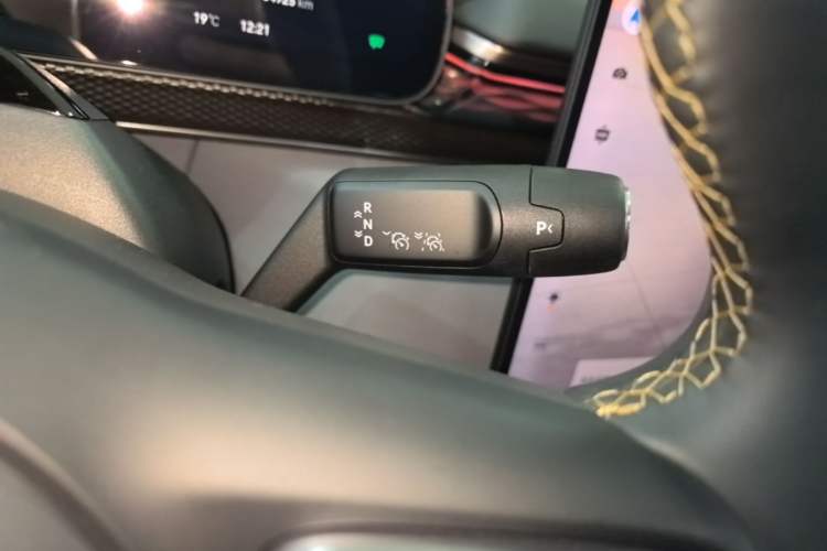 Used Zeekr 7X 2025 100kWh Long-Range All-Wheel Drive Intelligent Driving Version Gear Lever