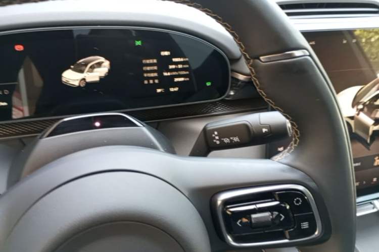 Used Zeekr 7X 2025 75 kWh Rear-Wheel Drive Intelligent Driving Version Gear Lever