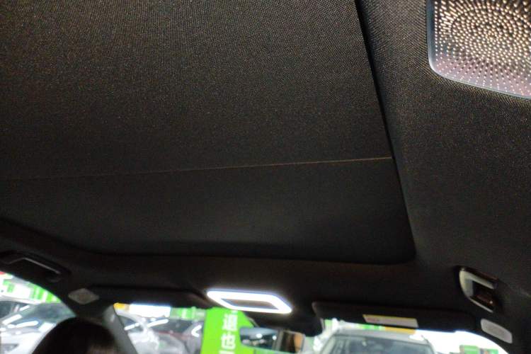 Used Zeekr 7X 2025 100kWh Long-Range All-Wheel Drive Intelligent Driving Version Headliner
