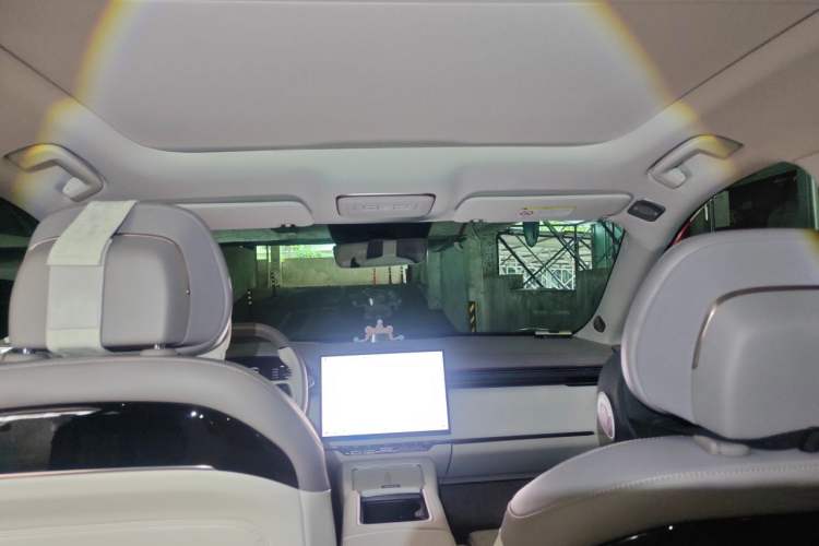 Used Zeekr 7X 2025 100kWh Long-Range All-Wheel Drive Intelligent Driving Version Headliner