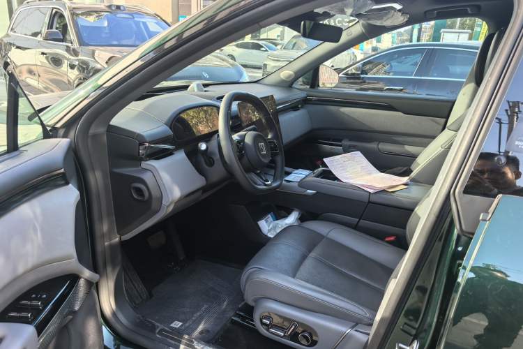 Used Zeekr 7X 2025 100kWh Long-Range All-Wheel Drive Intelligent Driving Version Interior 2
