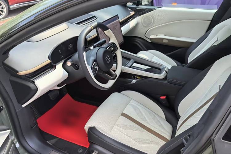 Used Zeekr 7X 2025 100 kWh Long-Range Rear-Wheel Drive with Intelligent Driving Features Interior 2