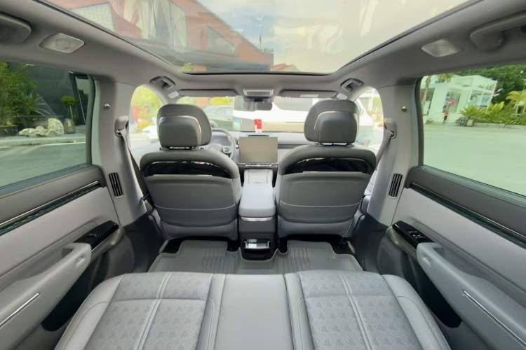 Used Zeekr 7X 2025 75 kWh Rear-Wheel Drive Intelligent Driving Version Interior 3