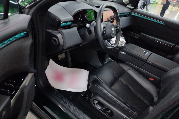 Used Zeekr 7X 2025 100kWh Long-Range All-Wheel Drive Intelligent Driving Version Interior 3