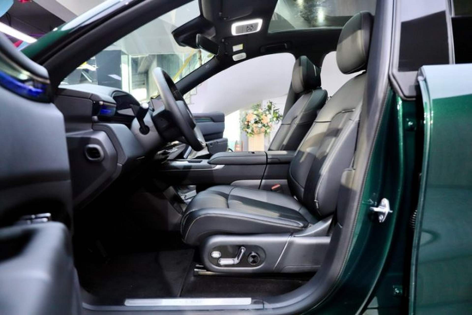 Used Zeekr 7X 2025 100kWh Long-Range All-Wheel Drive Intelligent Driving Version Interior 3