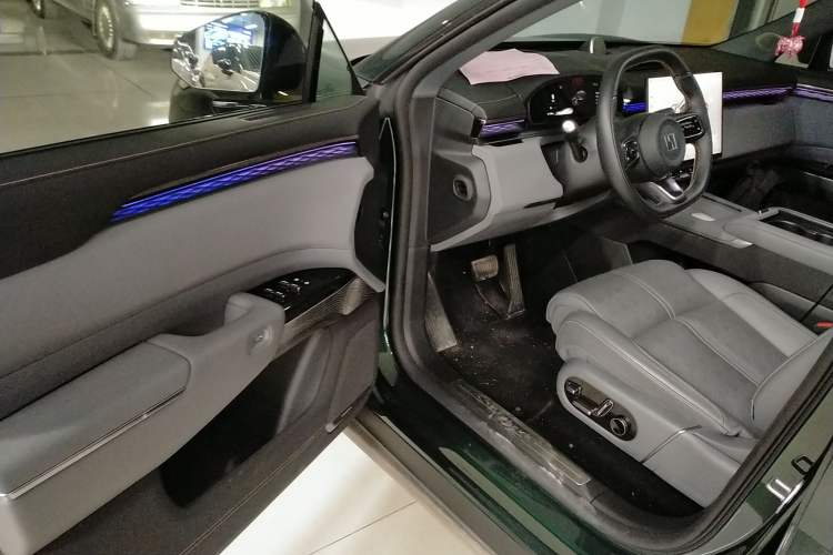 Used Zeekr 7X 2025 100kWh Long-Range All-Wheel Drive Intelligent Driving Version Interior 3