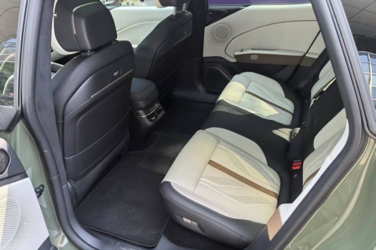 Used Zeekr 7X 2025 100 kWh Long-Range Rear-Wheel Drive with Intelligent Driving Features Interior 3