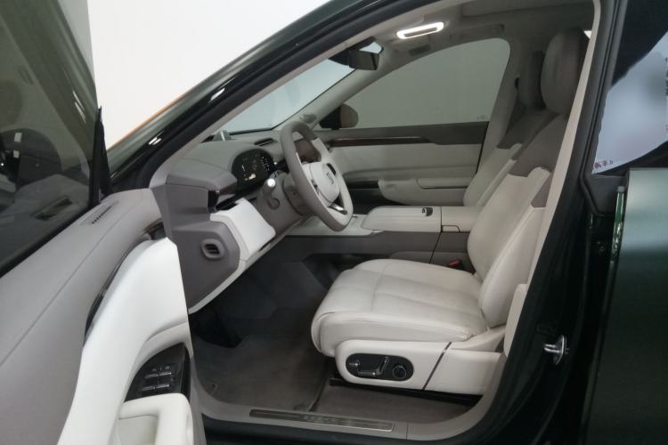 Used Zeekr 7X 2025 100kWh Long-Range All-Wheel Drive Intelligent Driving Version Interior 3