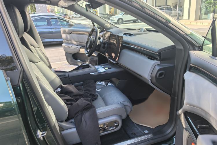 Used Zeekr 7X 2025 100kWh Long-Range All-Wheel Drive Intelligent Driving Version Interior 4