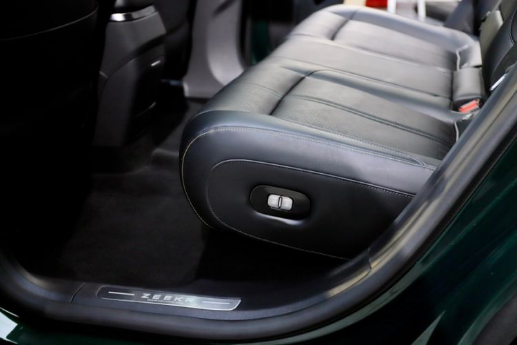 Used Zeekr 7X 2025 100kWh Long-Range All-Wheel Drive Intelligent Driving Version Interior 4