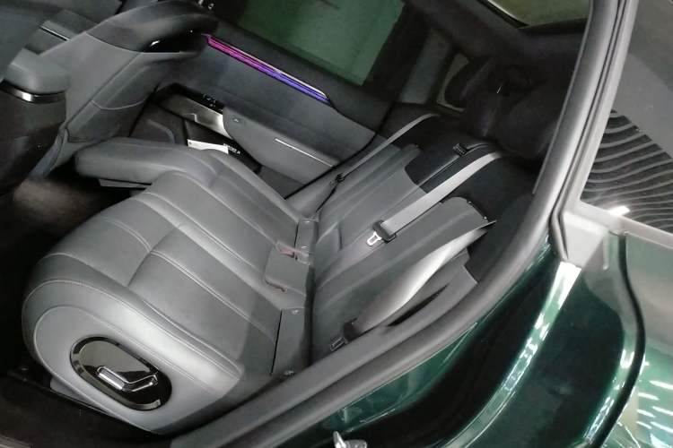 Used Zeekr 7X 2025 100kWh Long-Range All-Wheel Drive Intelligent Driving Version Interior 4