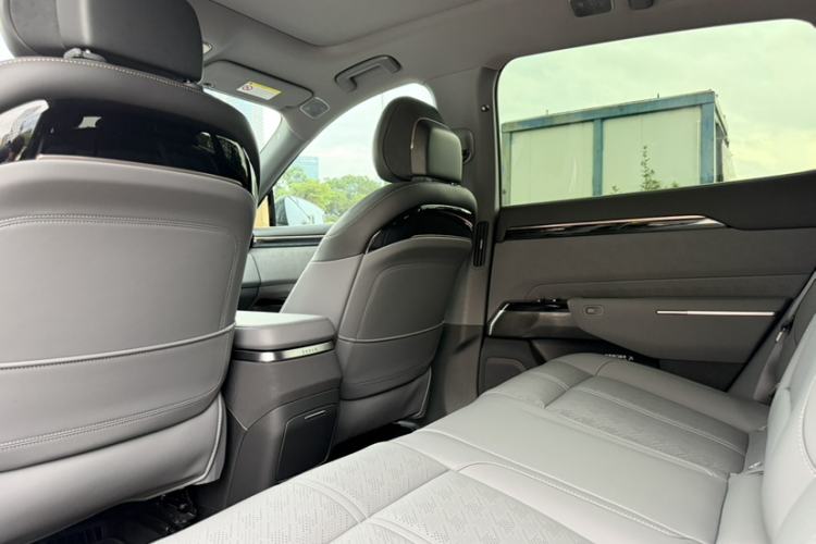 Used Zeekr 7X 2025 100 kWh Long-Range Rear-Wheel Drive with Intelligent Driving Features Interior 4