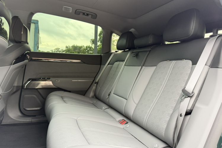 Used Zeekr 7X 2025 100 kWh Long-Range Rear-Wheel Drive with Intelligent Driving Features Interior 5