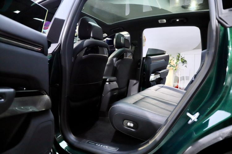 Used Zeekr 7X 2025 100kWh Long-Range All-Wheel Drive Intelligent Driving Version Interior 6