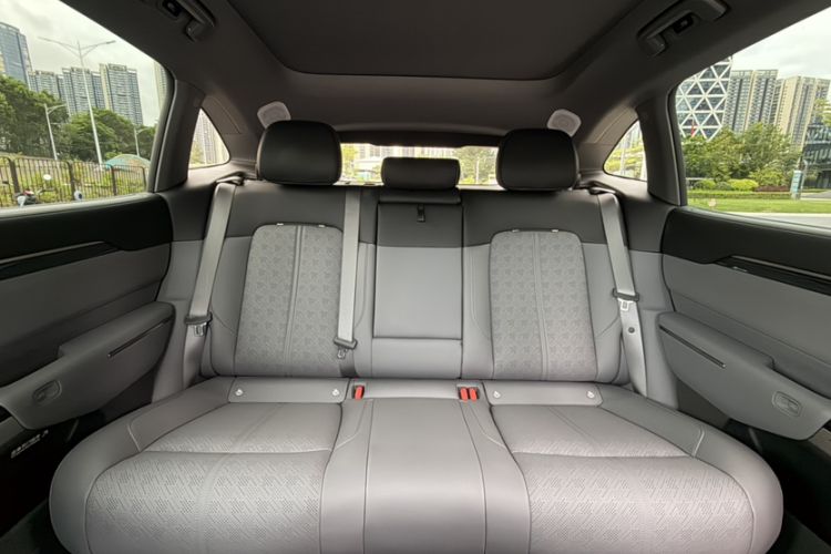 Used Zeekr 7X 2025 100 kWh Long-Range Rear-Wheel Drive with Intelligent Driving Features Interior 9
