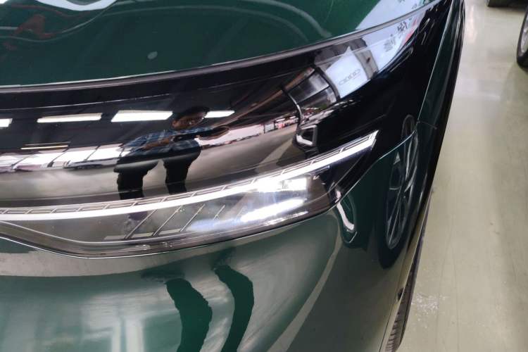 Used Zeekr 7X 2025 75 kWh Rear-Wheel Drive Intelligent Driving Version Left Front Headlight