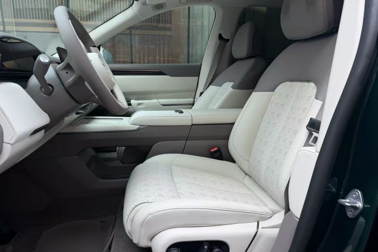 Used Zeekr 7X 2025 100kWh Long-Range All-Wheel Drive Intelligent Driving Version Left Front Seat