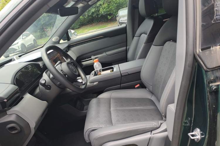 Used Zeekr 7X 2025 100kWh Long-Range All-Wheel Drive Intelligent Driving Version Left Front Seat