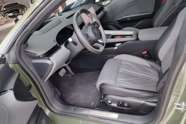 Used Zeekr 7X 2025 75 kWh Rear-Wheel Drive Intelligent Driving Version Left Front Seat