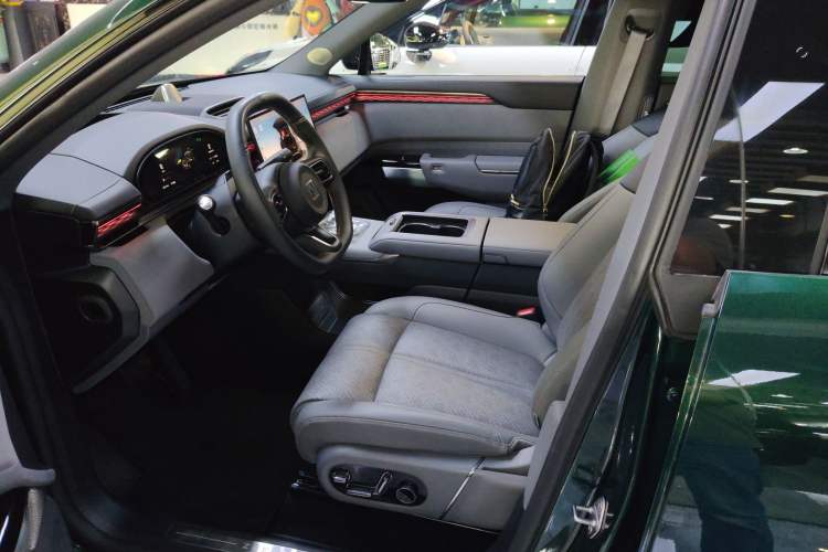 Used Zeekr 7X 2025 100kWh Long-Range All-Wheel Drive Intelligent Driving Version Left Front Seat