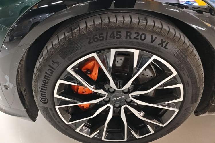 Used Zeekr 7X 2025 100kWh Long-Range All-Wheel Drive Intelligent Driving Version Left Front Wheel Hub